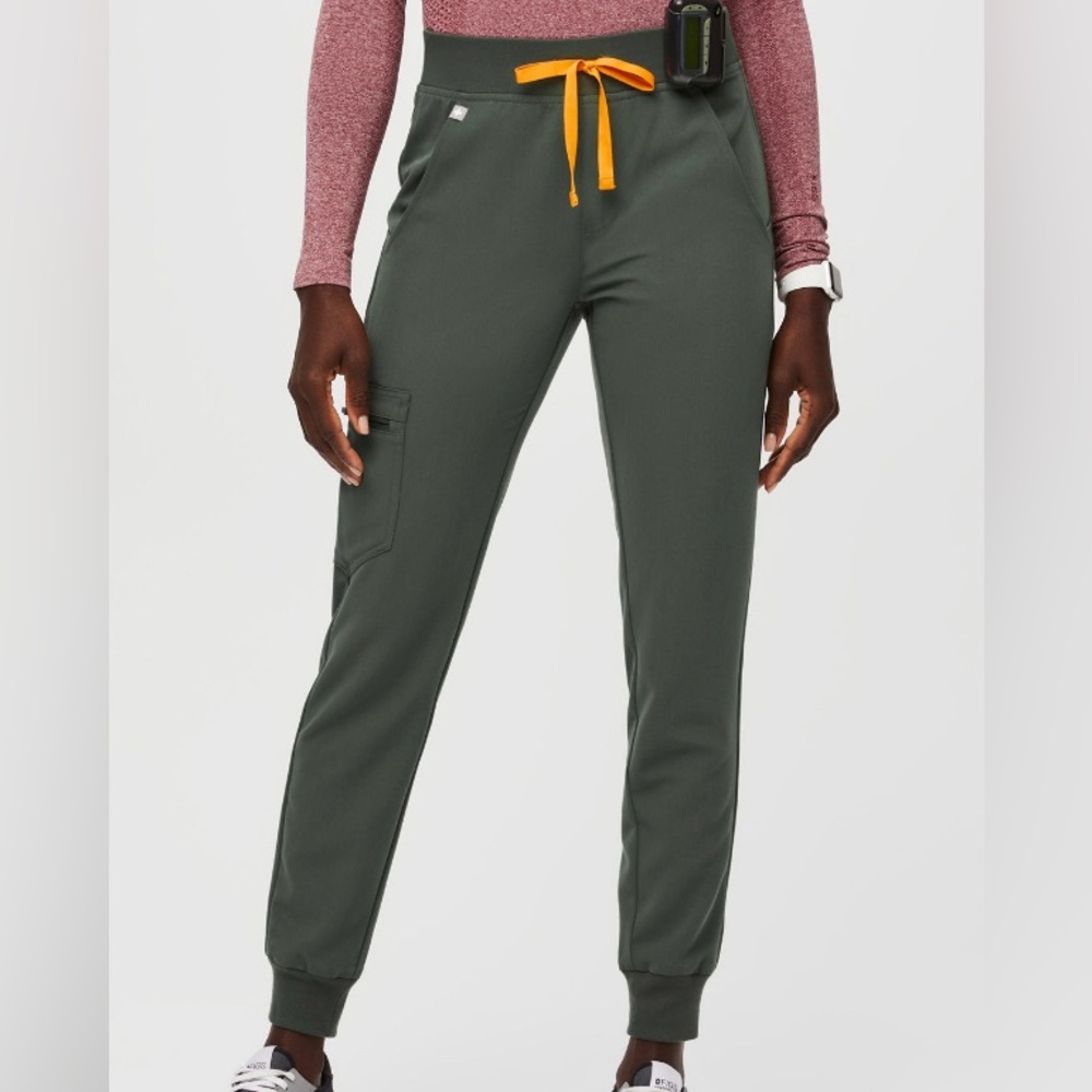 FIGS Limited Edition Moss Zamora Bottoms